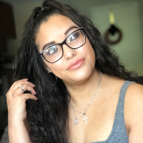 Meet your Posher, Melanie - Picture 2 of 2